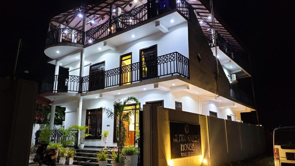 Alffa Guest Inn Trincomalee Exterior photo